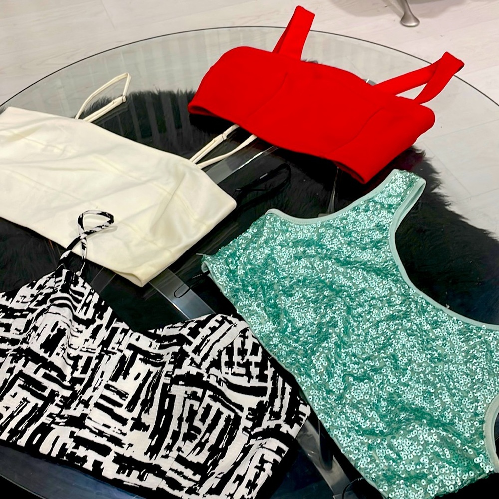 Bundle of 4X $20 tops 👚👚👚👚